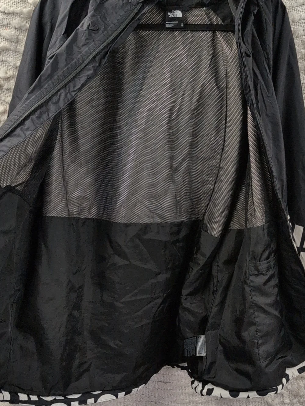 The North Face Men's Antora Black Logo Graphic Windbreaker Rain Jacket XL Used